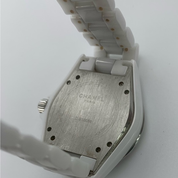 Chanel J12 white ceramic quartz wristwatch. - Picture 7 of 7